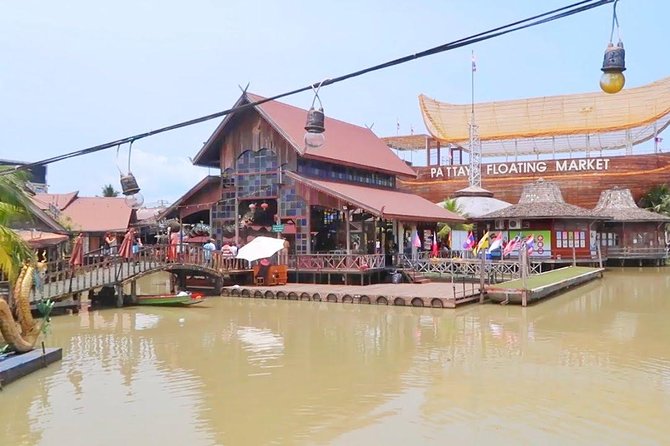 Pattaya Floating Market With Free Pattaya Landmarks Tour - What to Expect at the Pattaya Floating Market