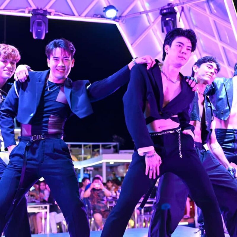 Pattaya Ocean Sky & Oriental PrincessBuffet DinnerPickup - Exploring the Experience in Detail