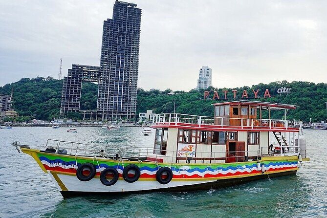 Pattaya Sunset Boat Party with Model Dancers, Music and Food - What Makes This Experience Unique