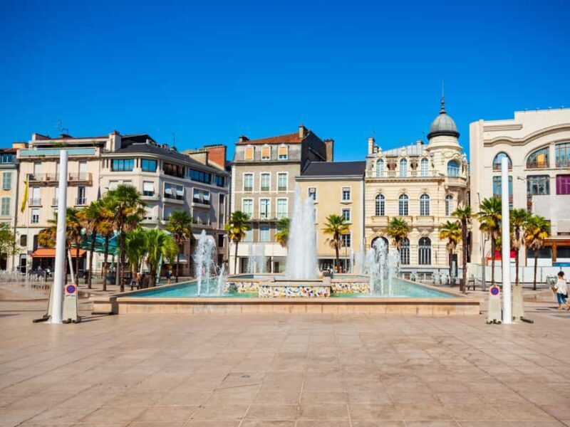 Pau: Express Walk with a Local - Good To Know