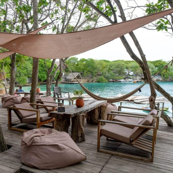 Pa'ue Beach Lounge - Accessibility and Mobility
