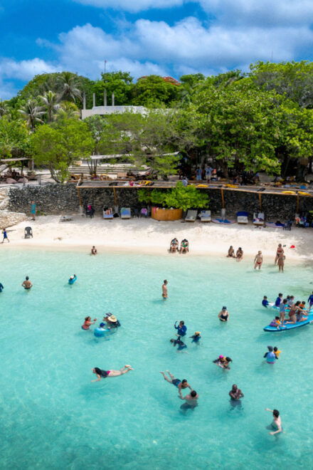 Pa'ue Beach Lounge - Amenities and Inclusions