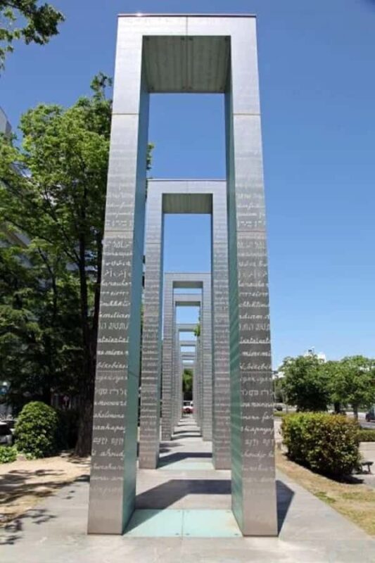 Peace Memorial Park, Hiroshima Castle, & Garden Private Tour - Exploring Hiroshima with a Focused, Cultural Lens