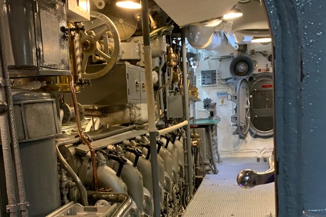 Pearl Harbor Tour Arizona Memorial and USS Bowfin - Start Time and End Point