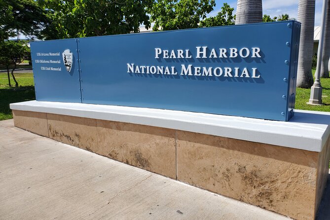 Pearl Harbor USS Arizona & Bowfin Submarine - Tour Overview