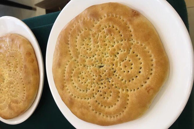 Pearl River Night Cruise with Xinjiang Cuisine Dining Experience in Guangzhou - The Itinerary in Detail