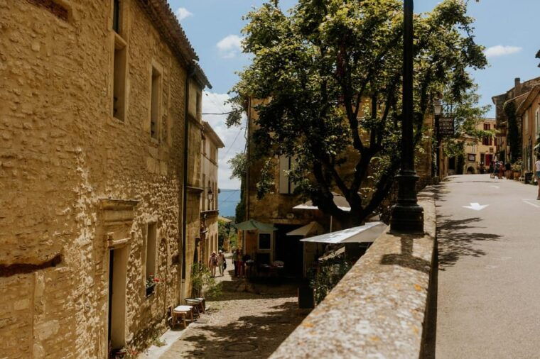Pearls of Luberon: Gordes, Rousillon & Senanque Private Trip - Exploring Gordes