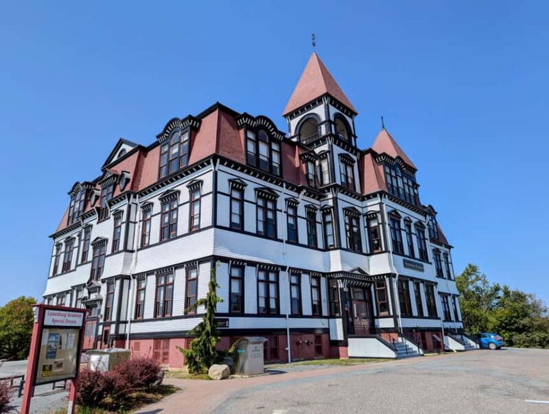 Peggys Cove & Lunenburg + 3 Hidden Gems  Full Day Tour - An In-Depth Look at the Tour Itinerary