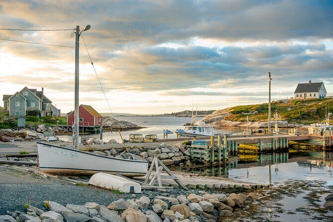 Peggy's Cove, Lunenburg and Titanic Cemetery Full Day Tour - FAQ