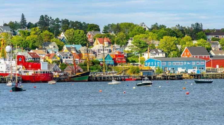 Peggys Cove, Queensland Beach, Mahone Bay, Lunenburg,Ovens - Itinerary Highlights