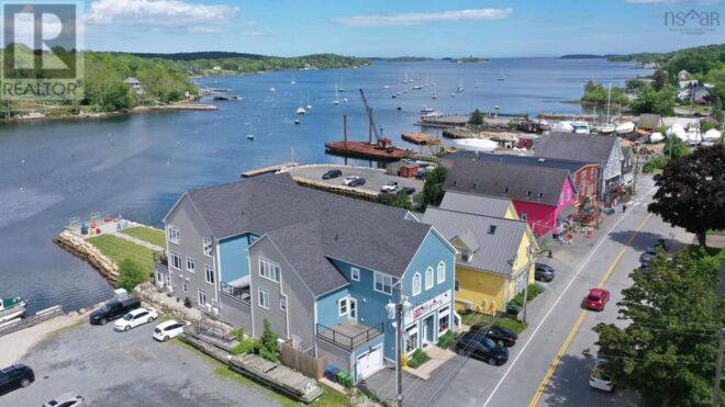 Peggys Cove, Queensland Beach, Mahone Bay, Lunenburg,Ovens - Mahone Bay