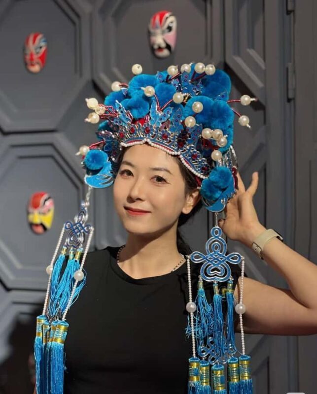 Peking Opera Backstage : Makeup, Costume & Performance - Good To Know