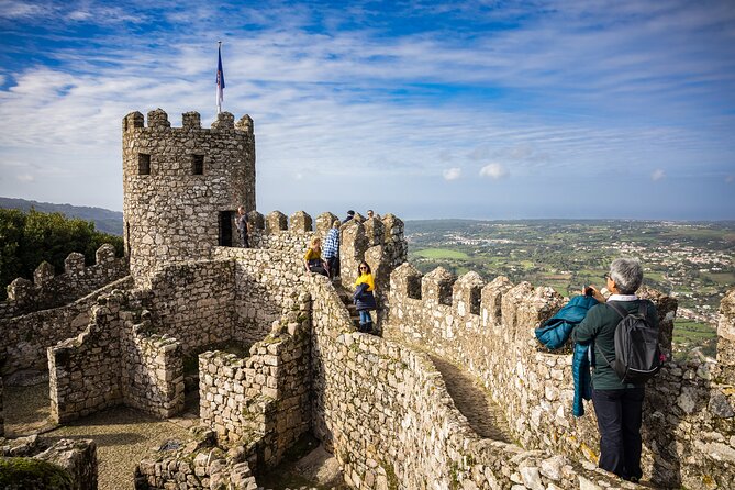 Pena Palace, Moorish Castle and Quinta Da Regaleira Walking Tour - Directions