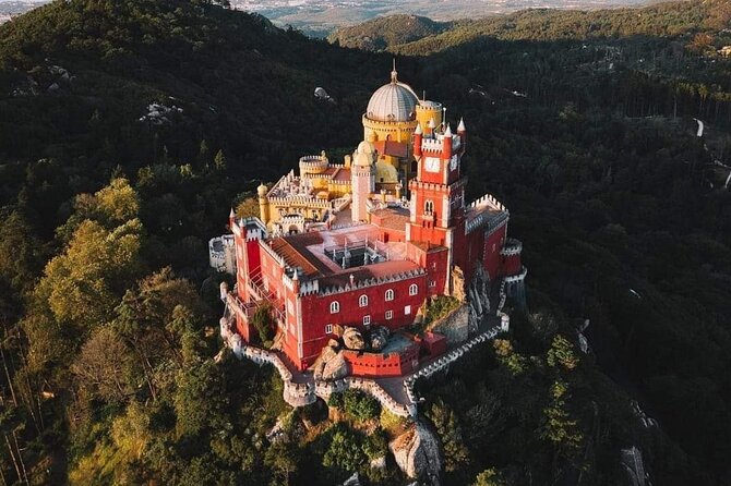 Pena Palace, Regaleira, Sintra Nacional Park and Cascais Full-day - Tour Guides