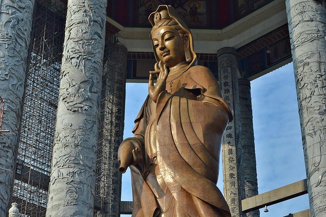 Penang Hill and the Kek Lok Si Temple - Exploring Kek Lok Si Temple