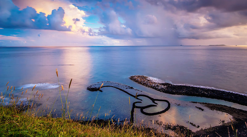 Penghu Island Hopping: Tongpan Cruise & Cimei & Wangan One-Day Tour - Qimei: stone weirs, coastal views, and a quick circuit