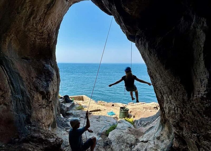 Peniche: Climbing on the beautiful cliffs by the sea. Certified guide. - An Honest Look at the Climbing Tour in Peniche
