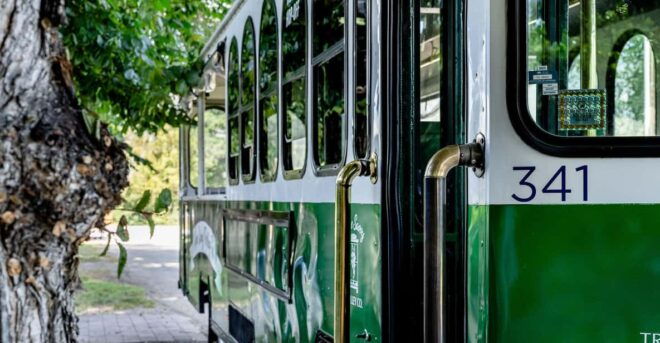 Penticton: Hop-On Hop-Off Trolley to The Naramata Bench - Experience Highlights