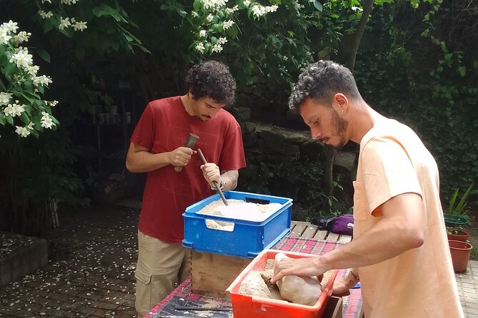 Pequeño Grupo De 2.5 Horas De Tallado De Piedra E Impresión En Bloque - Taller - Madrid - Personalized Attention and Guidance