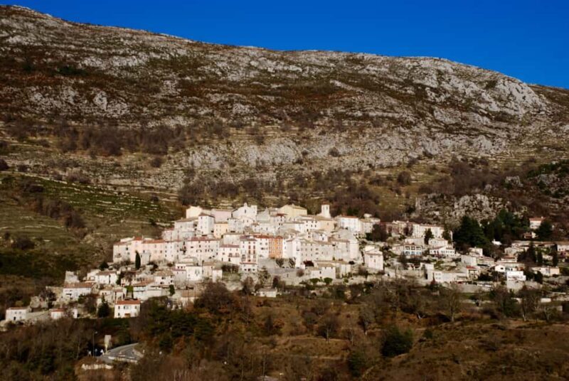 Perched medieval villages around Nice. - Transportation and Group Dynamics