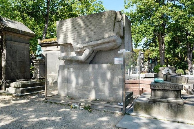 Pere Lachaise Cemetery Private Tour - Overview and Importance of Pere Lachaise Cemetery