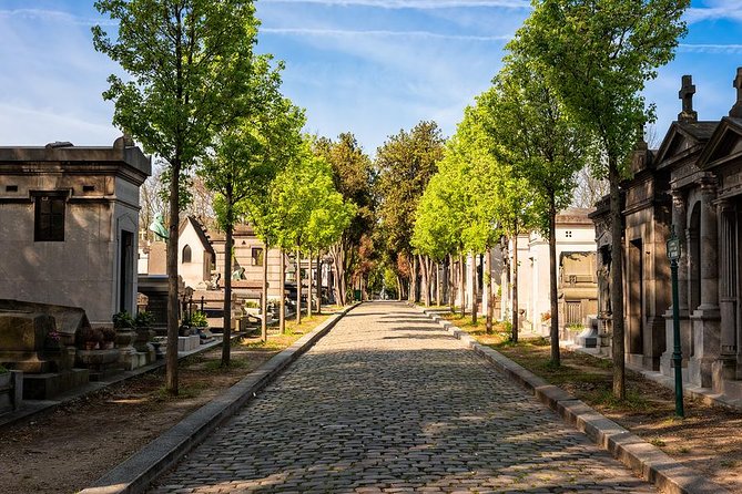Pere Lachaise Cemetery Private Tour - Inclusions of the Private Tour