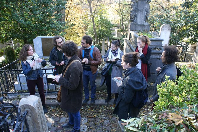 Pere Lachaise Cemetery Private Walking Tour - Booking and Confirmation