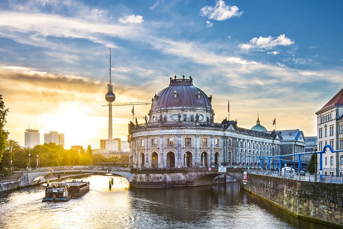Perfect Day in Berlin Highlights Tour With a Car and Guide - Tour Itinerary