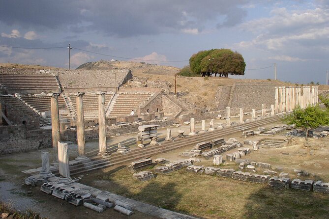 Pergamon Historical Tour in Izmir - Admiring the Grand Theater and Its Historical Significance