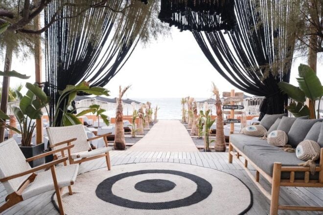 Perivolos Beach: Sun-Bed Experience FortyOne Bar Restaurant - Activity Details