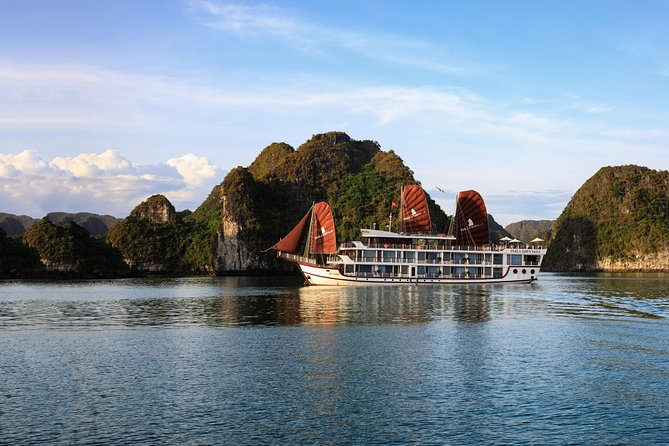 Perla Dawn Sails 2 Days 1 Night - Lan Ha Bay Luxury Cruise - Dining and Cuisine