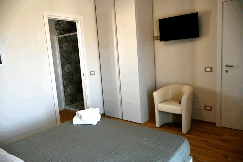 PERONATTO FOR TWO+ TRUFFLE HUNTING, LOCAL TASTING + PRIVATE SPA - Authentic and Practical Aspects