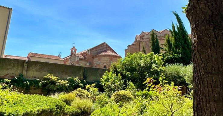 Perpignan : 2h Big Tour for Small Group - Pickup and Transportation