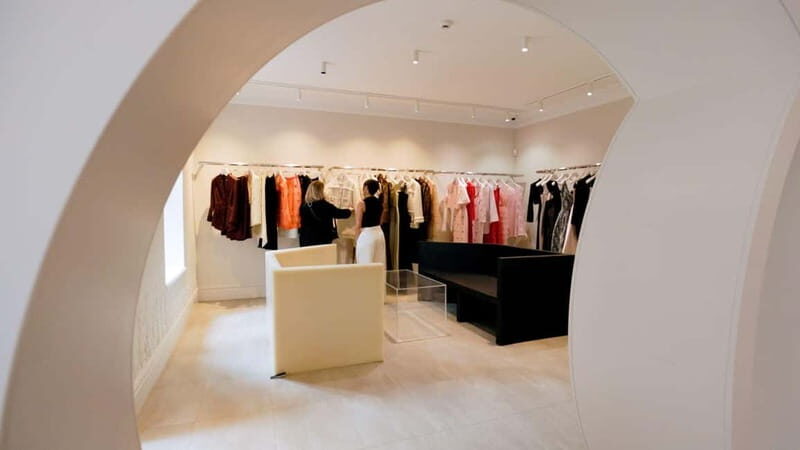 Personalised Shopping Tour with Expert Fashion Stylist - What Makes This Tour Worth It?