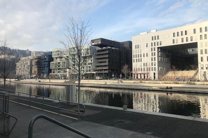 Personalized Discovery of the Confluence District - Meeting and Pickup Details