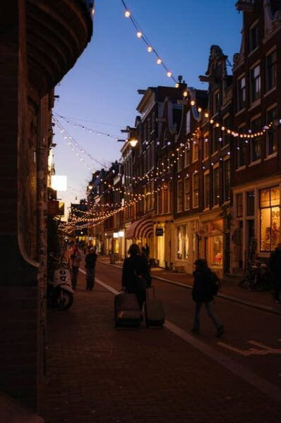 Personalized Shopping Tour in Amsterdam - Meeting Details