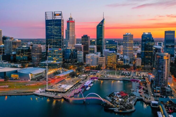 Perth: Highlights Self-Guided Scavenger Hunt and Tour - Experience