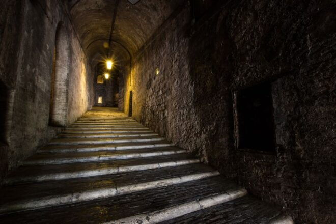 Perugia: Old Town Walking Tour, Piazza IV Novembre - Selecting Participants and Date