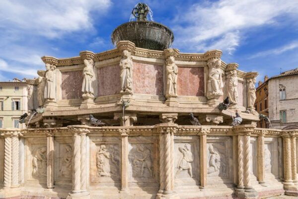 Perugia: Old Town Walking Tour, Piazza IV Novembre - Pricing and Reservation Details