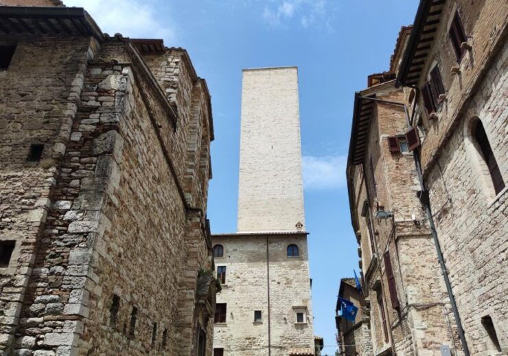 Perugia Scavenger Hunt and Sights Self-Guided Tour - Highlights and Experience