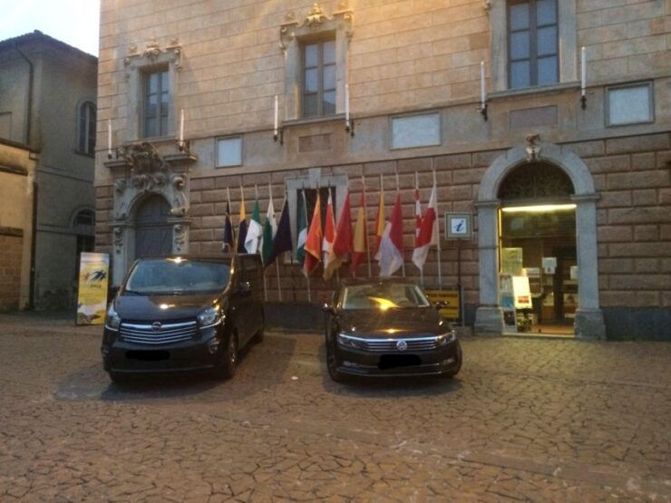 Perugias Airport Transfer to Siena Arezzo by Car or Vans - Good To Know