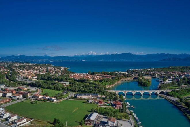 Peschiera Del Garda: Boat Tour Around the Venetian Fortress - Tour Experience