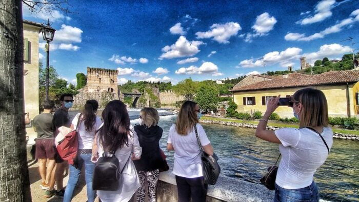 Peschiera Del Garda: Lake Garda & Borghetto E-Bike Tour - Participant Requirements