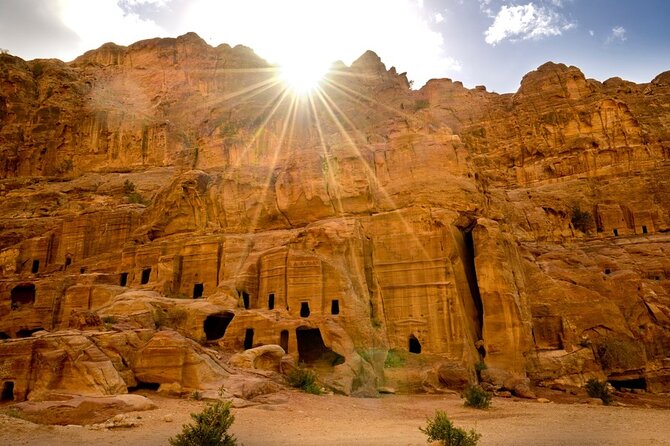 Petra 1-Day Tour From Tel Aviv With FREE Authentic Lunch - Snack Recommendations and Age Restrictions