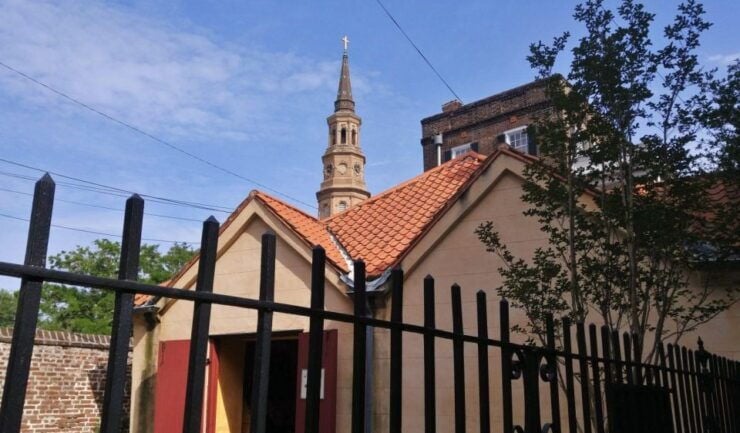 Phantoms of Charleston: A Ghostly Walking Tour - Eerie Encounters at Charleston City Market