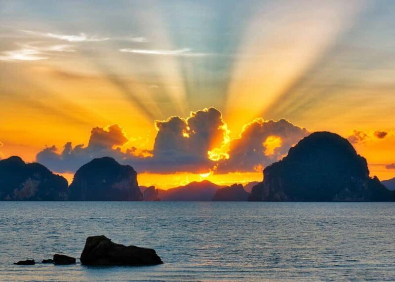 Phi Phi & 4 Islands Sunset tour + Bioluminescent Planktons - Good To Know