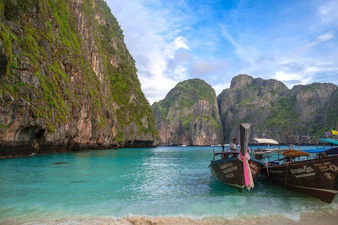 Phi Phi 6: Amazing trip by speedboat, start at Sunrise - FAQ