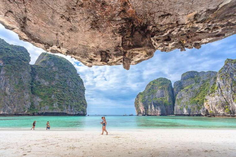 Phi Phi Highlight: Full-Day Island by Speedboat or Catamaran - Viking Cave and Guided Tour
