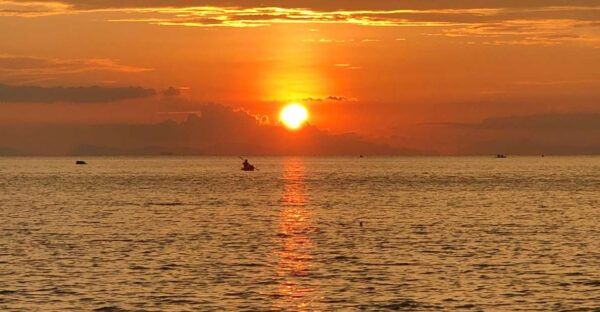 Phi Phi Island: Maya Bay Sunset & Plankton Speedboat Tour - Tips and Suggestions