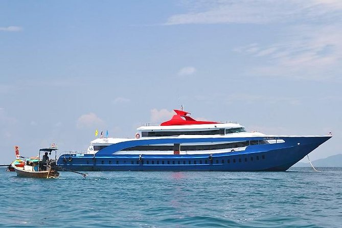Phi Phi Island Tour by Big Boat by Royal Jet Cruiser (First Class) - Traveler Photos
